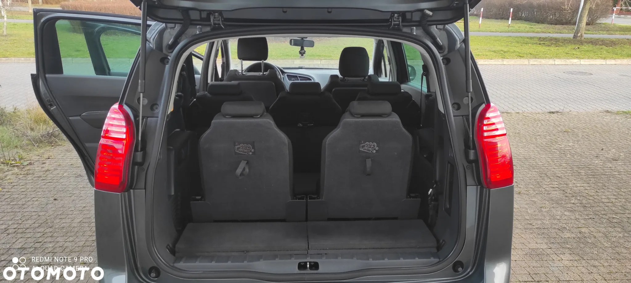 Peugeot 5008 HDI FAP 110 EGS6 Premium - 20