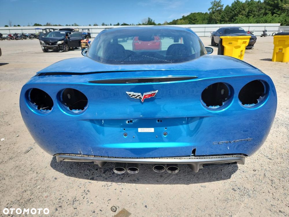 Chevrolet Corvette - 6