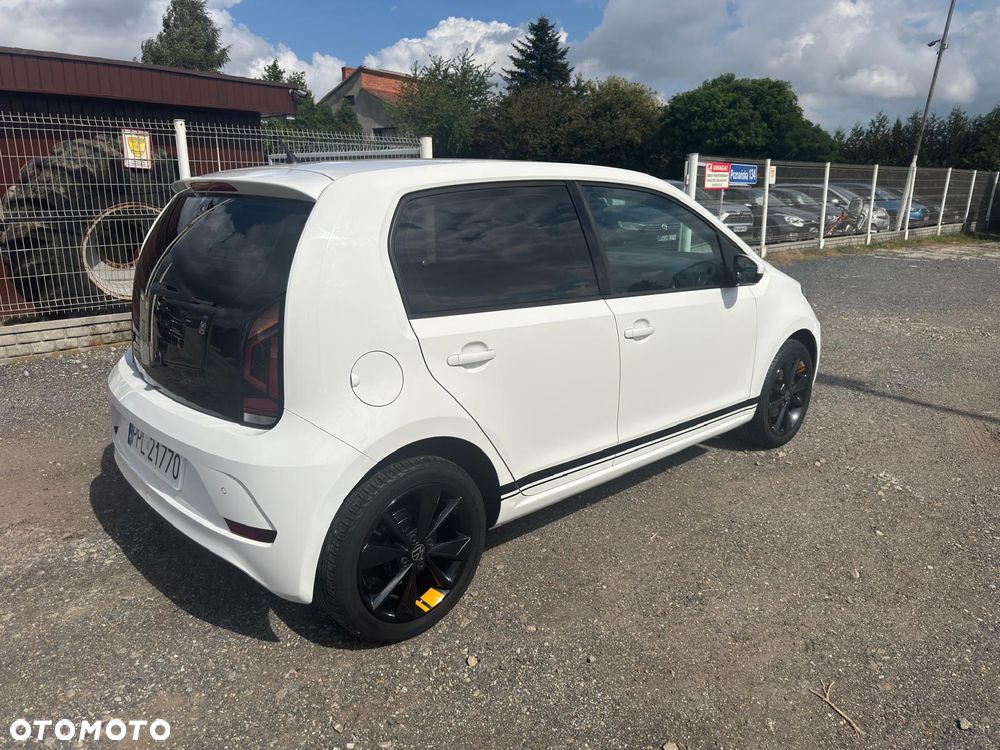 Volkswagen up! ASG cheer - 6
