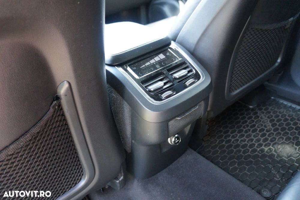 Volvo XC 90 D5 AWD R-Design - 10
