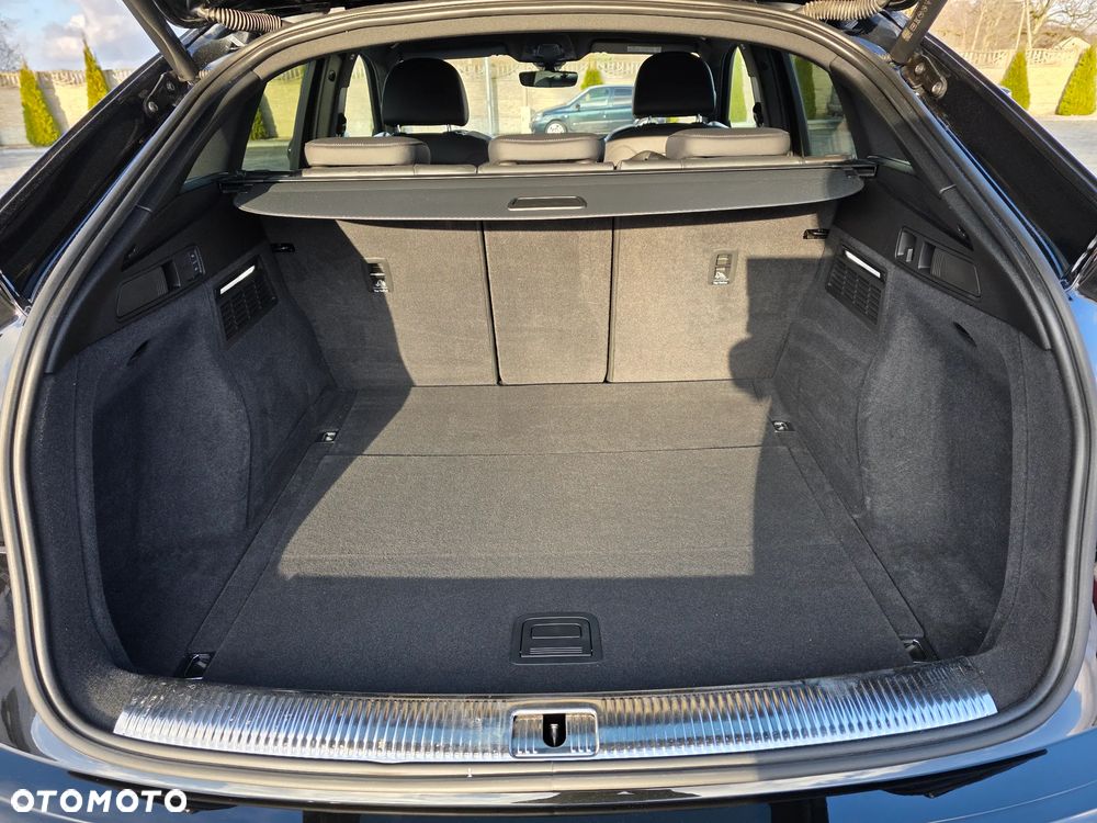 Audi Q5 Sportback - 8