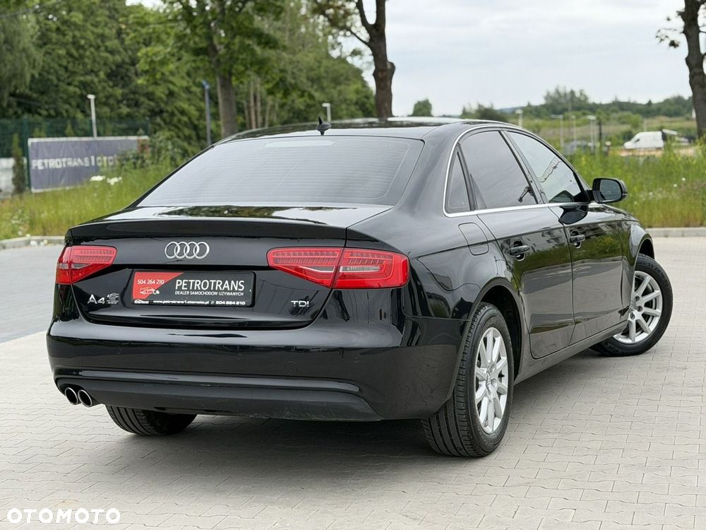 Audi A4 Limousine - 13