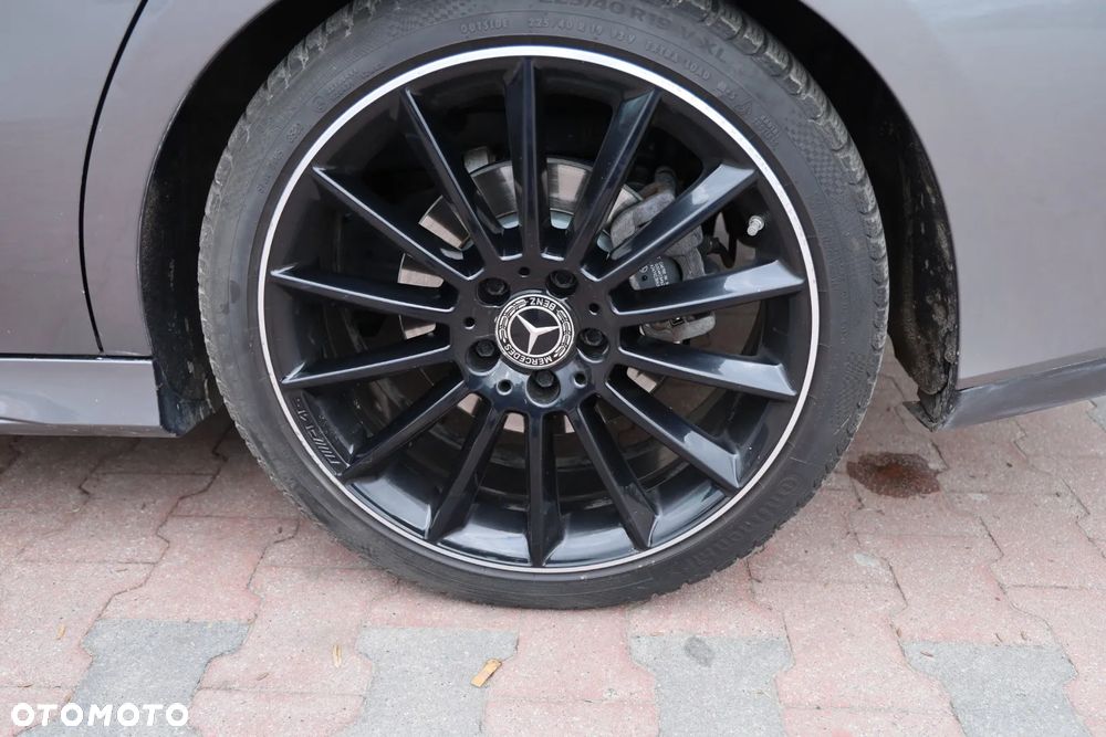 Mercedes-Benz CLA 220 4-Matic AMG Line 7G-DCT - 10