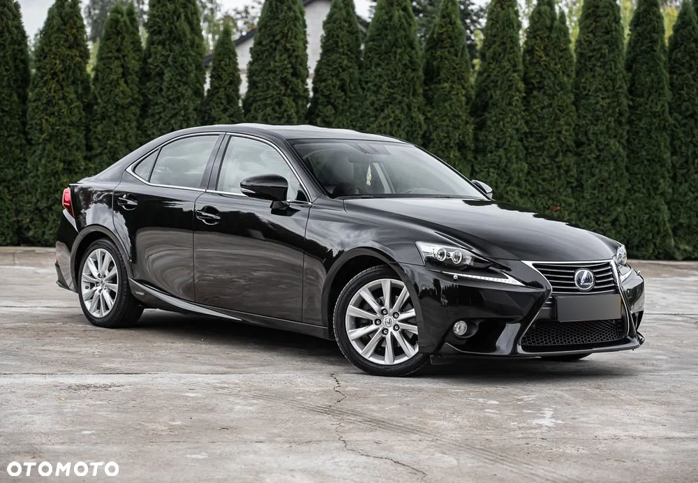 Lexus IS 300h Executive Line - 2