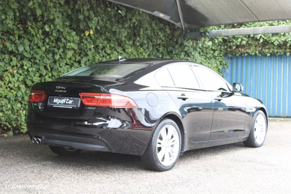 Jaguar XE 2.0 D Prestige Aut. - 9