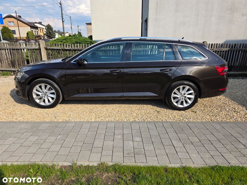 Skoda Superb 2.0 TDI SCR Ambition DSG - 4