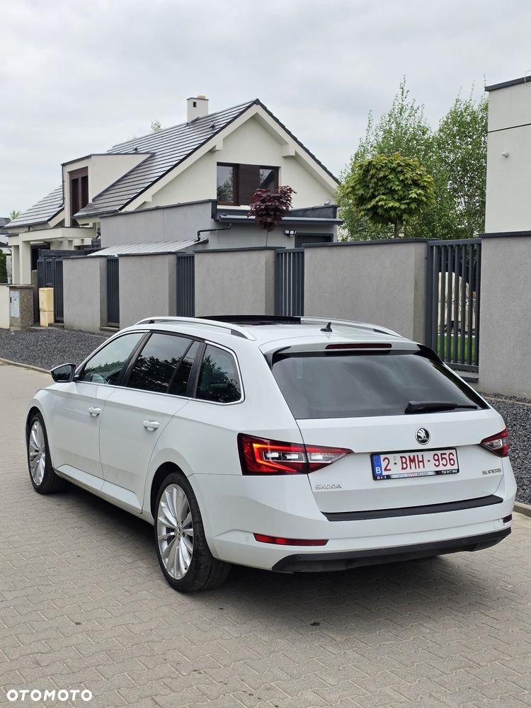 Skoda Superb 2.0 TDI Sportline - 7