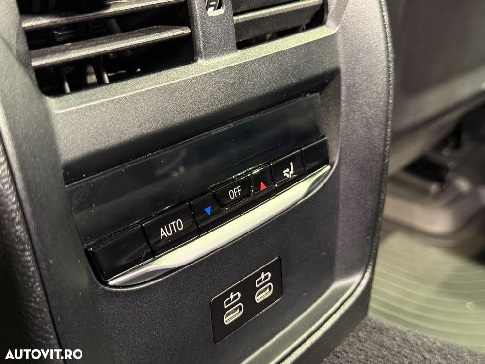 BMW Seria 3 320i xDrive AT - 30