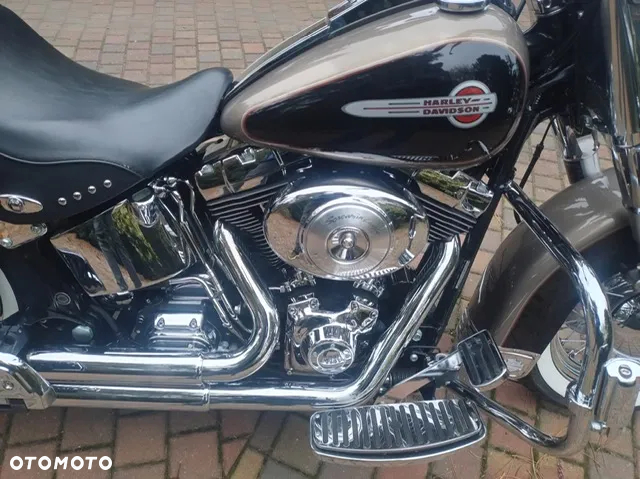 Harley-Davidson Softail Heritage Classic - 31