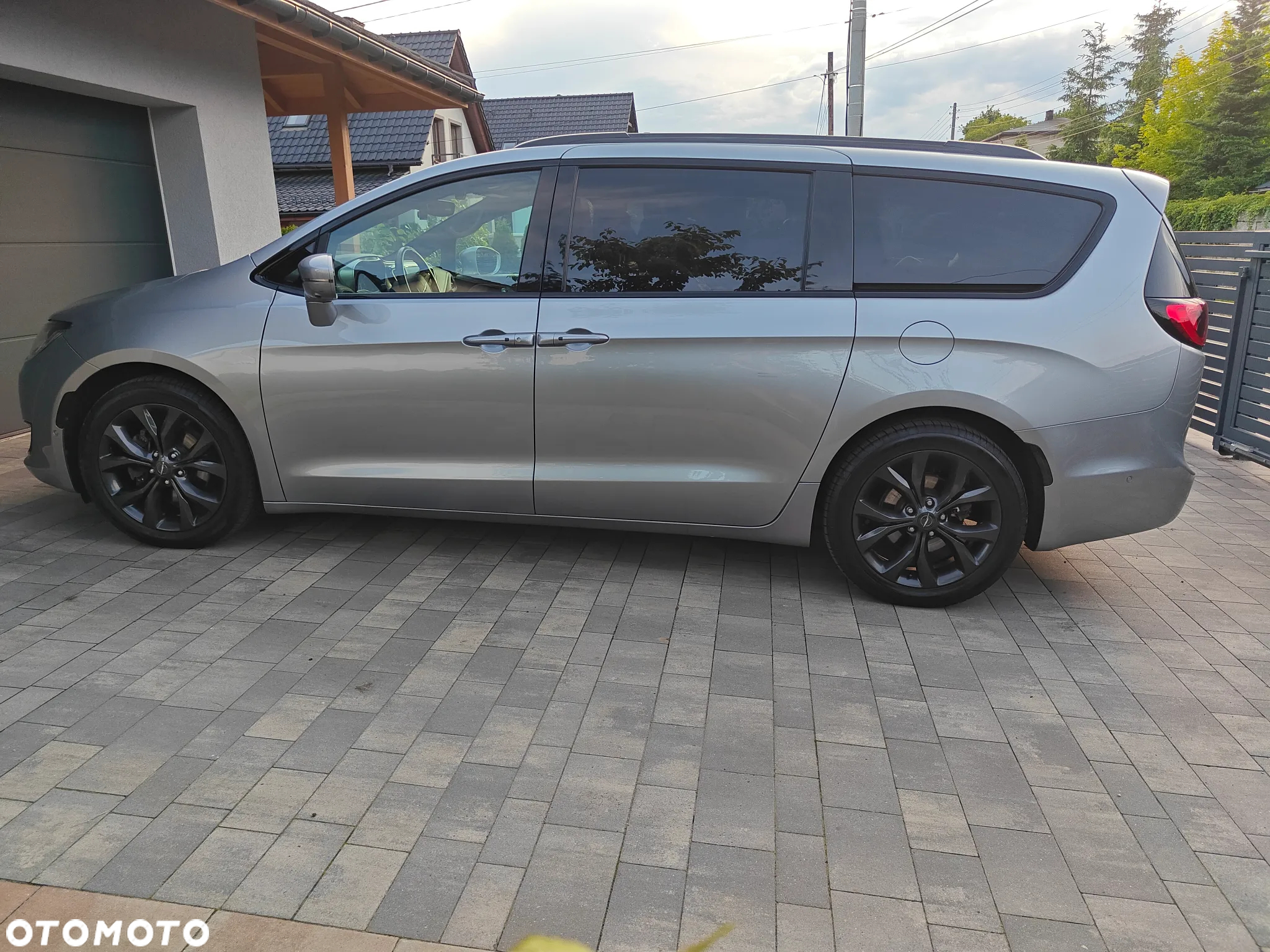 Chrysler Pacifica - 3