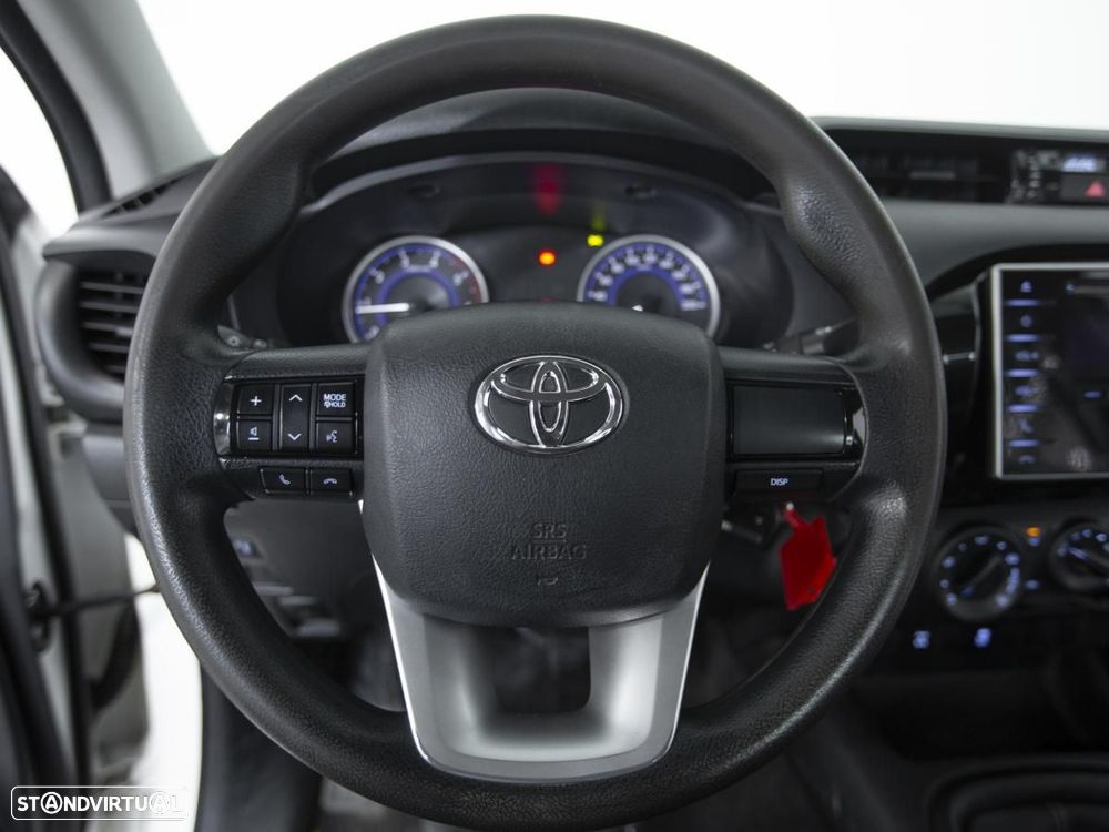 Toyota Hilux 2.4 D-4D 4WD CD CM c/IVA - 10