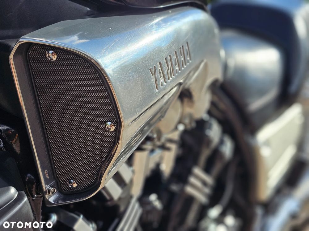 Yamaha V-MAX - 13