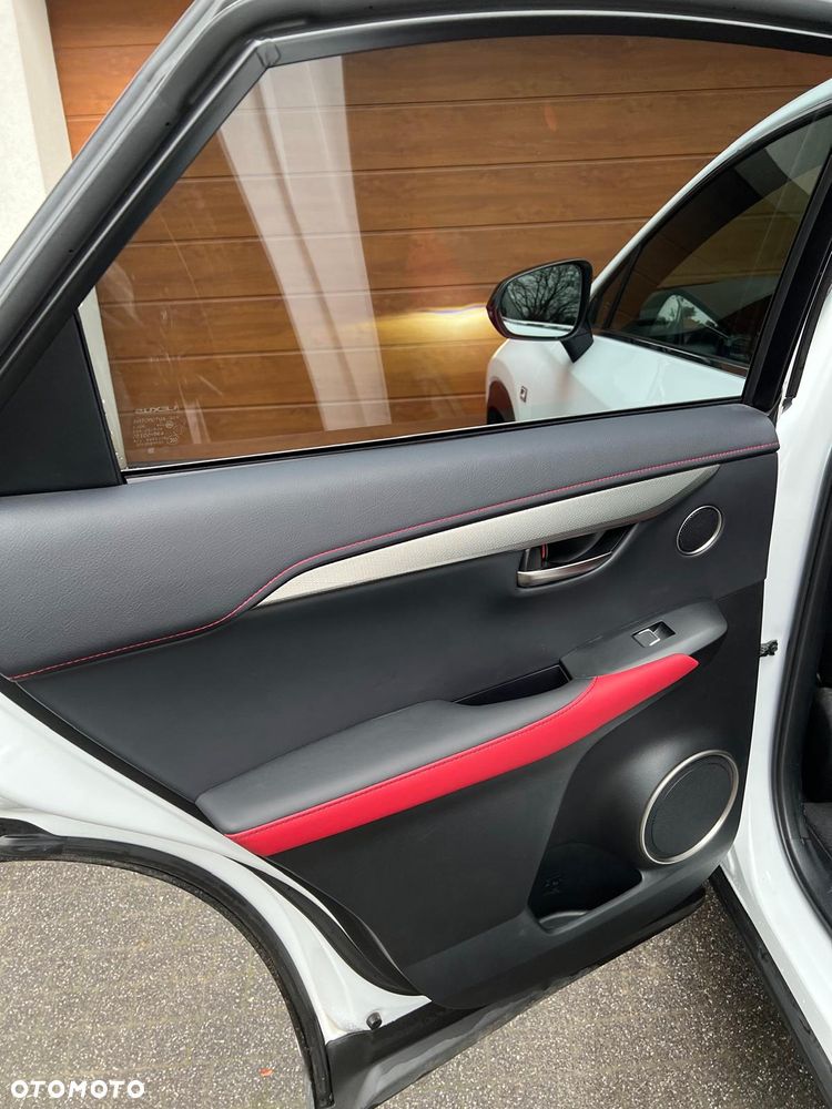 Lexus NX 300h F Sport Edition AWD - 14