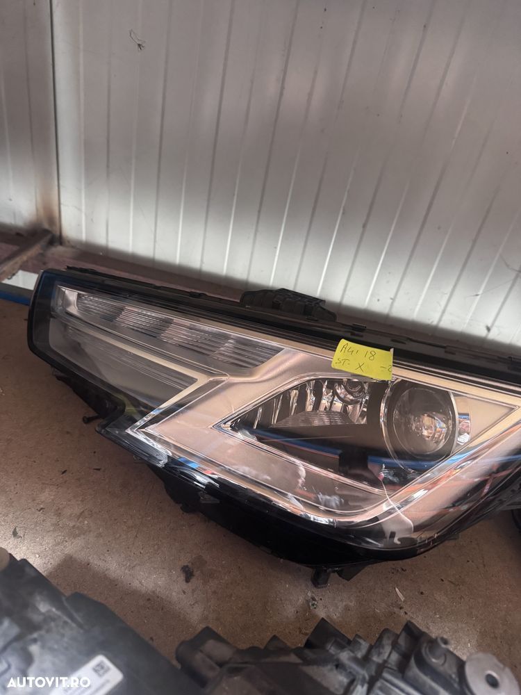 Far stanga audi a4 b9 8w0941005 - 1