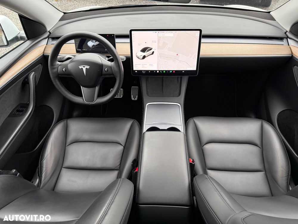 Tesla Model Y AWD Performance - 7