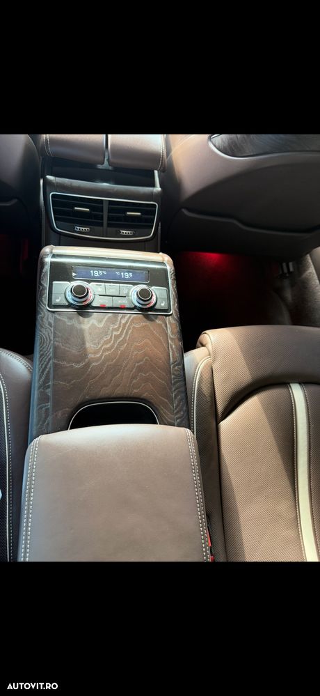 Audi A8 L 4.2 TDI Quattro Tip - 11