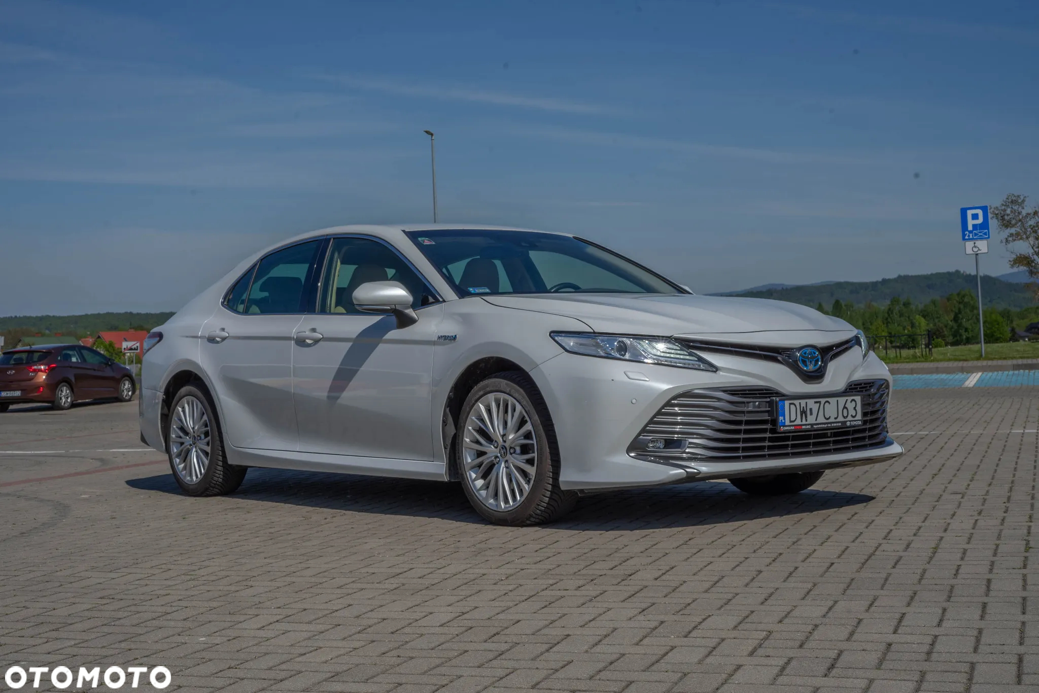 Toyota Camry 2.5 Hybrid Executive CVT - 6