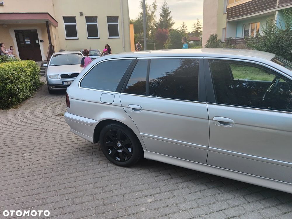 BMW Seria 5 525d Touring - 12