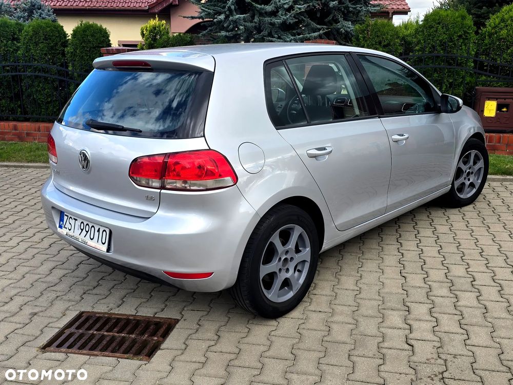 Volkswagen Golf 1.6 Comfortline - 4