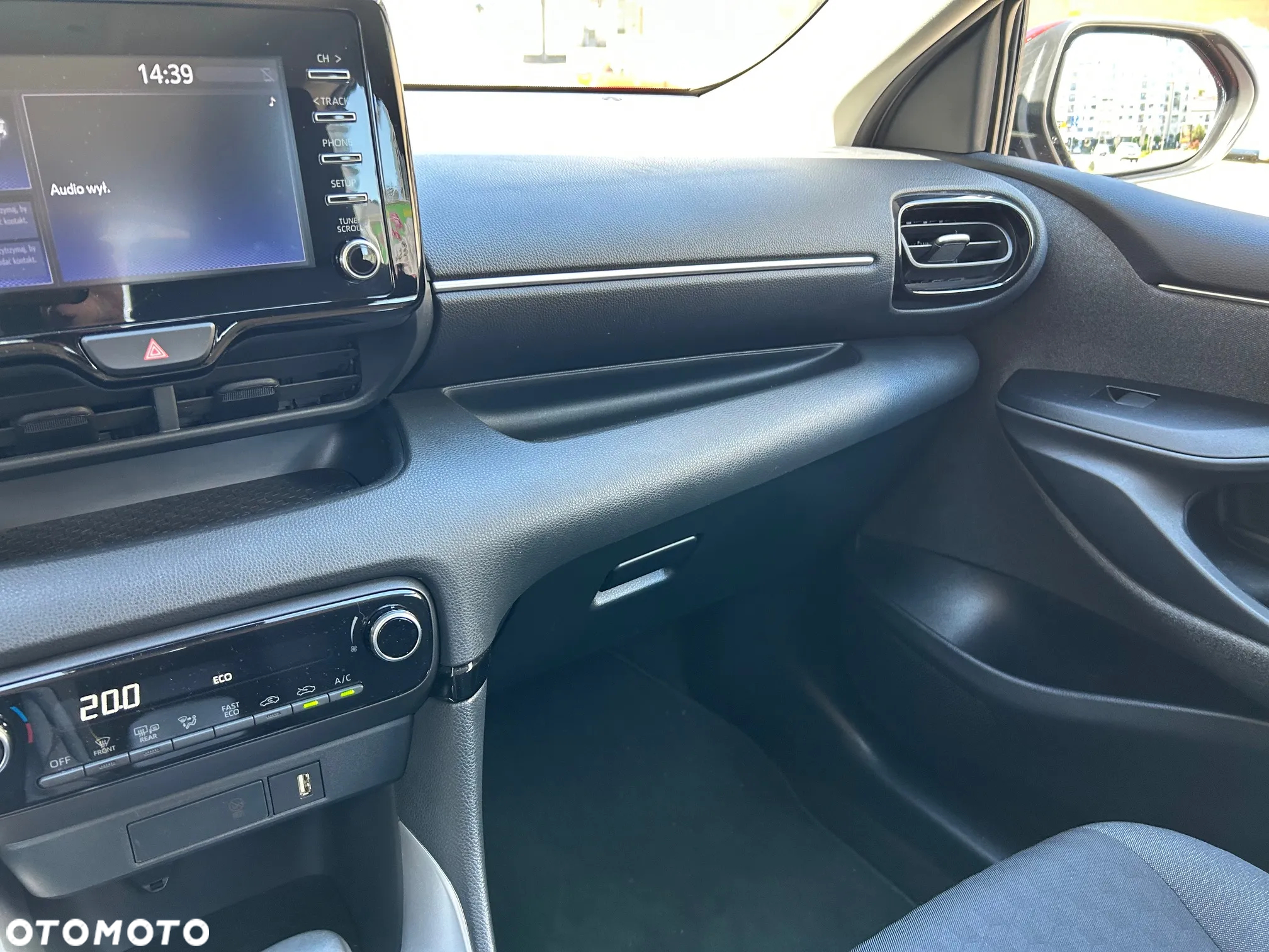 Toyota Yaris Hybrid 1.5 Comfort - 26