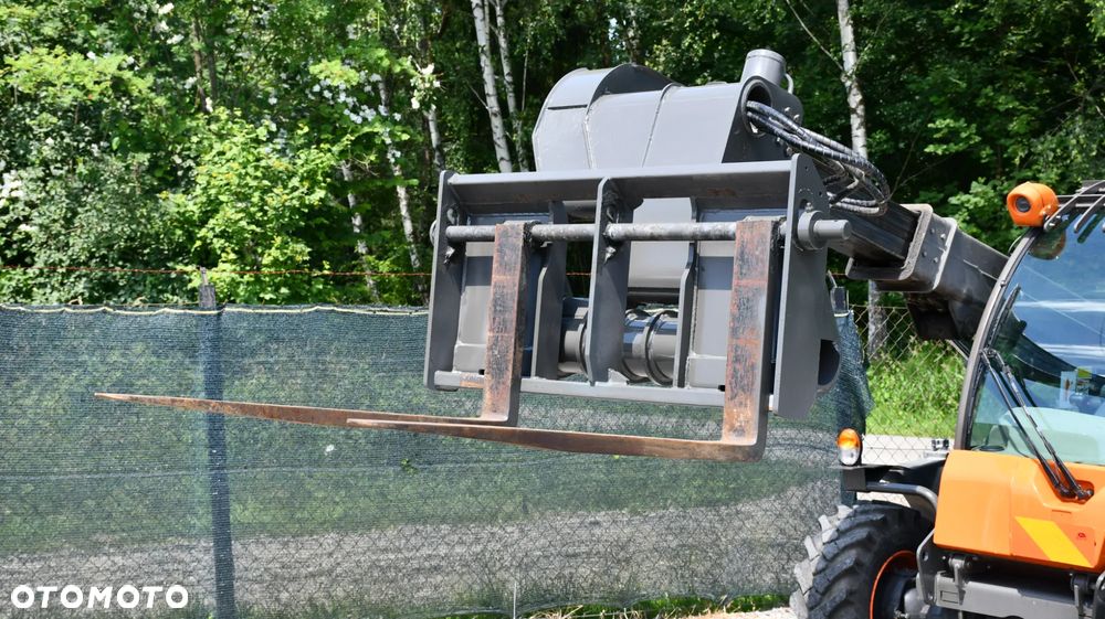 Ausa T 240H - 19