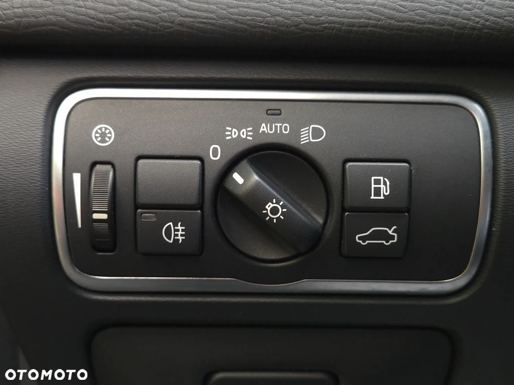 Volvo XC 60 D3 Geartronic Summum - 27