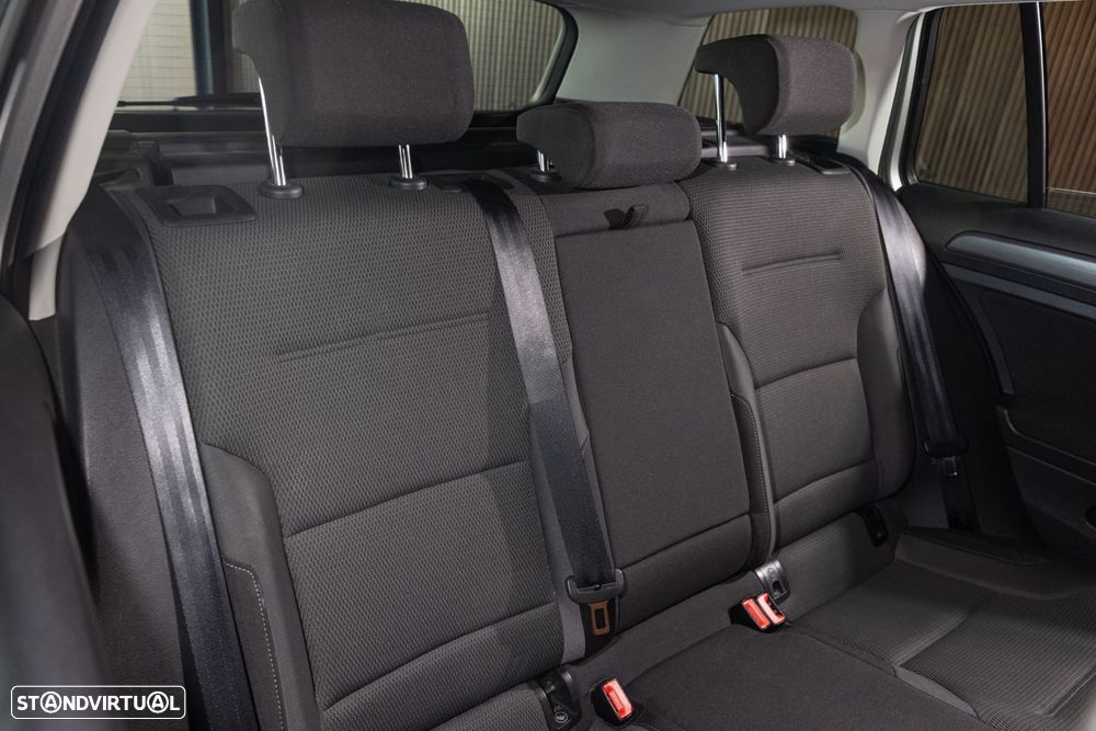 VW Golf Variant 1.0 TSI Confortline - 21