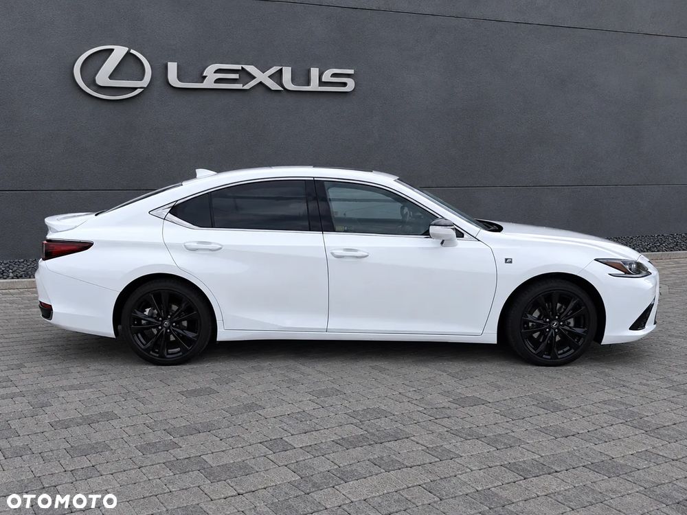 Lexus ES - 1
