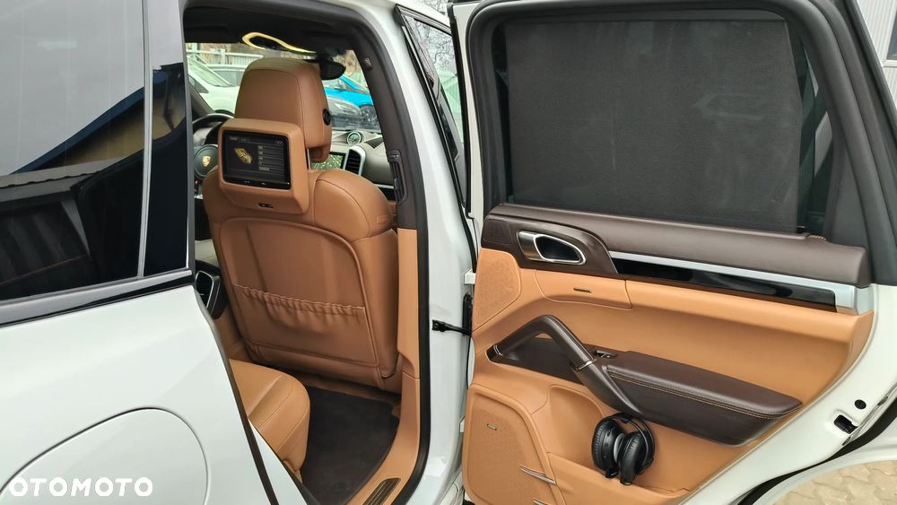 Porsche Cayenne Diesel Platinum Edition - 15
