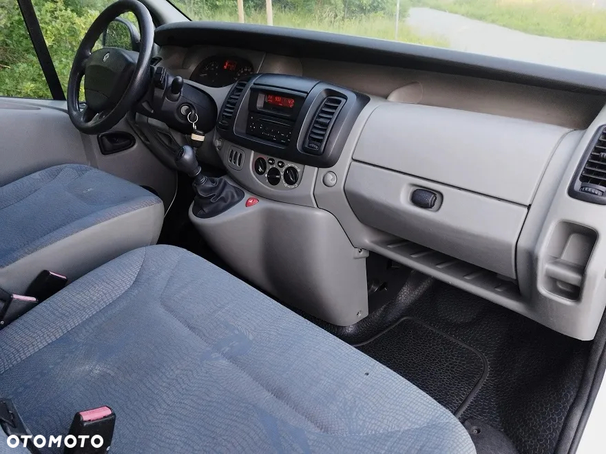 Renault Trafic - 13