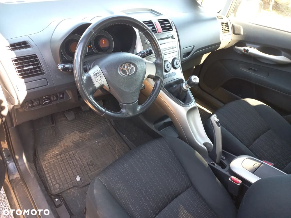 Toyota Auris I 2.0 D4D 06r 5D  KOD 209  wszystkie części - 4