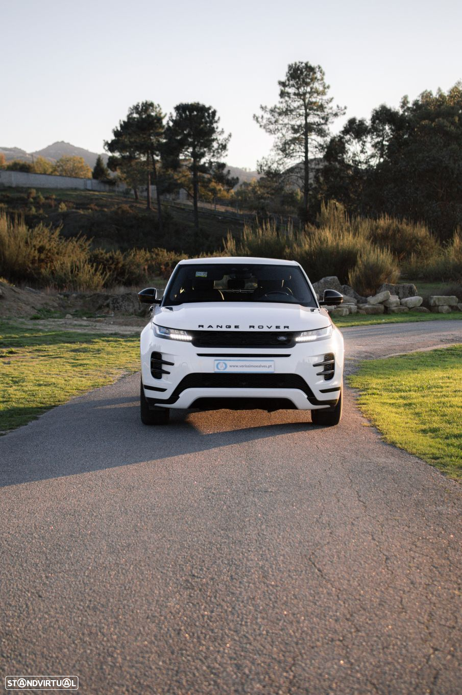 Land Rover Range Rover Evoque 2.0 D150 AWD R-Dynamic Auto - 28