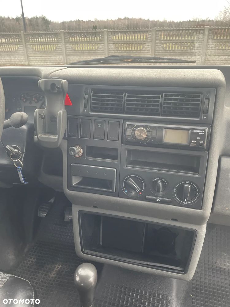 Volkswagen Transporter - 13