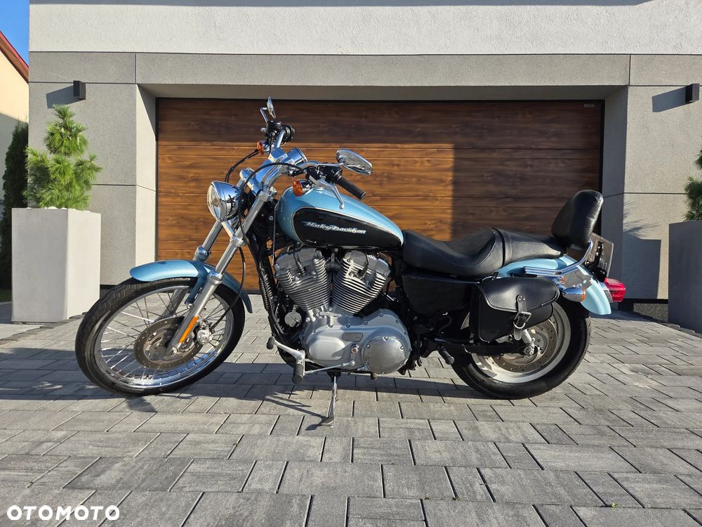 Harley-Davidson Sportster Custom 883C - 4