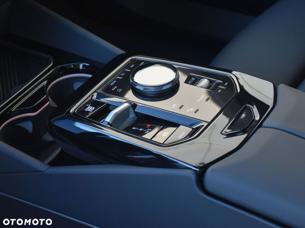 BMW Seria 5 520d xDrive - 23