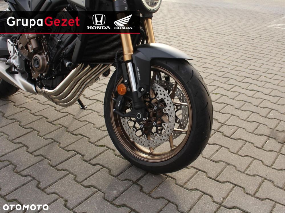 Honda CB - 11