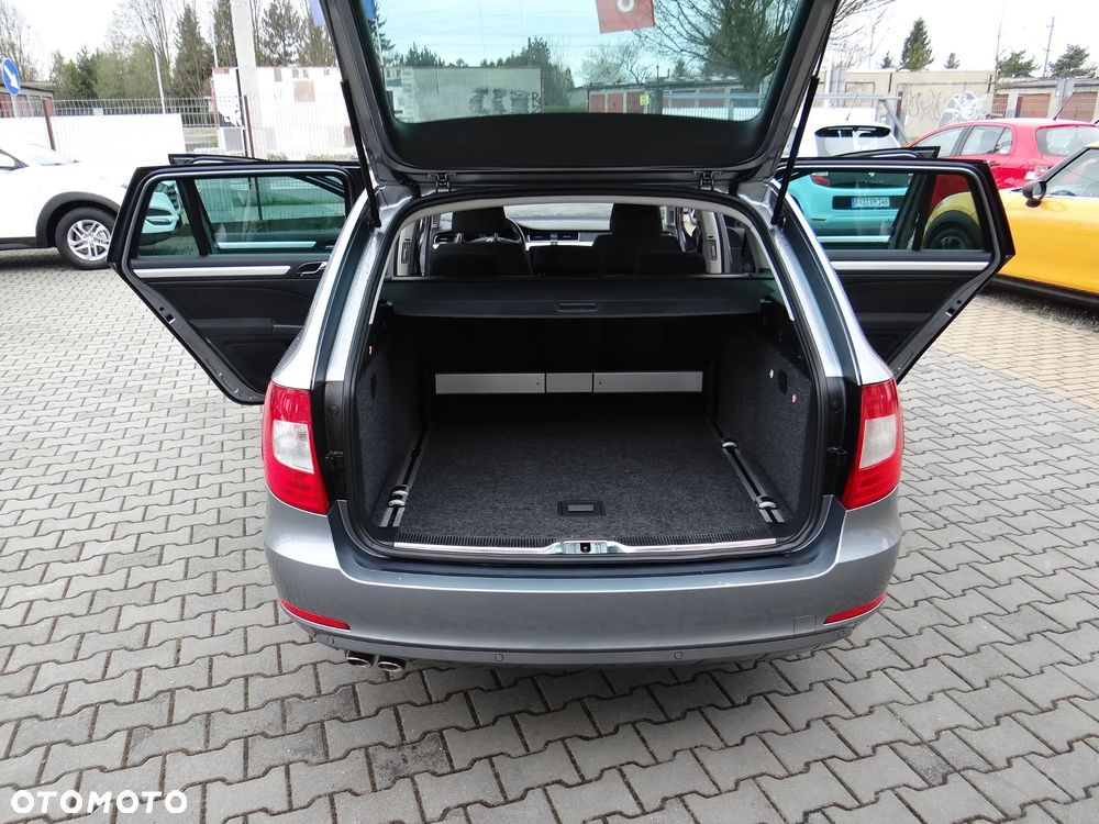 Skoda Superb 2.0 TDI DSG FAMILY - 17
