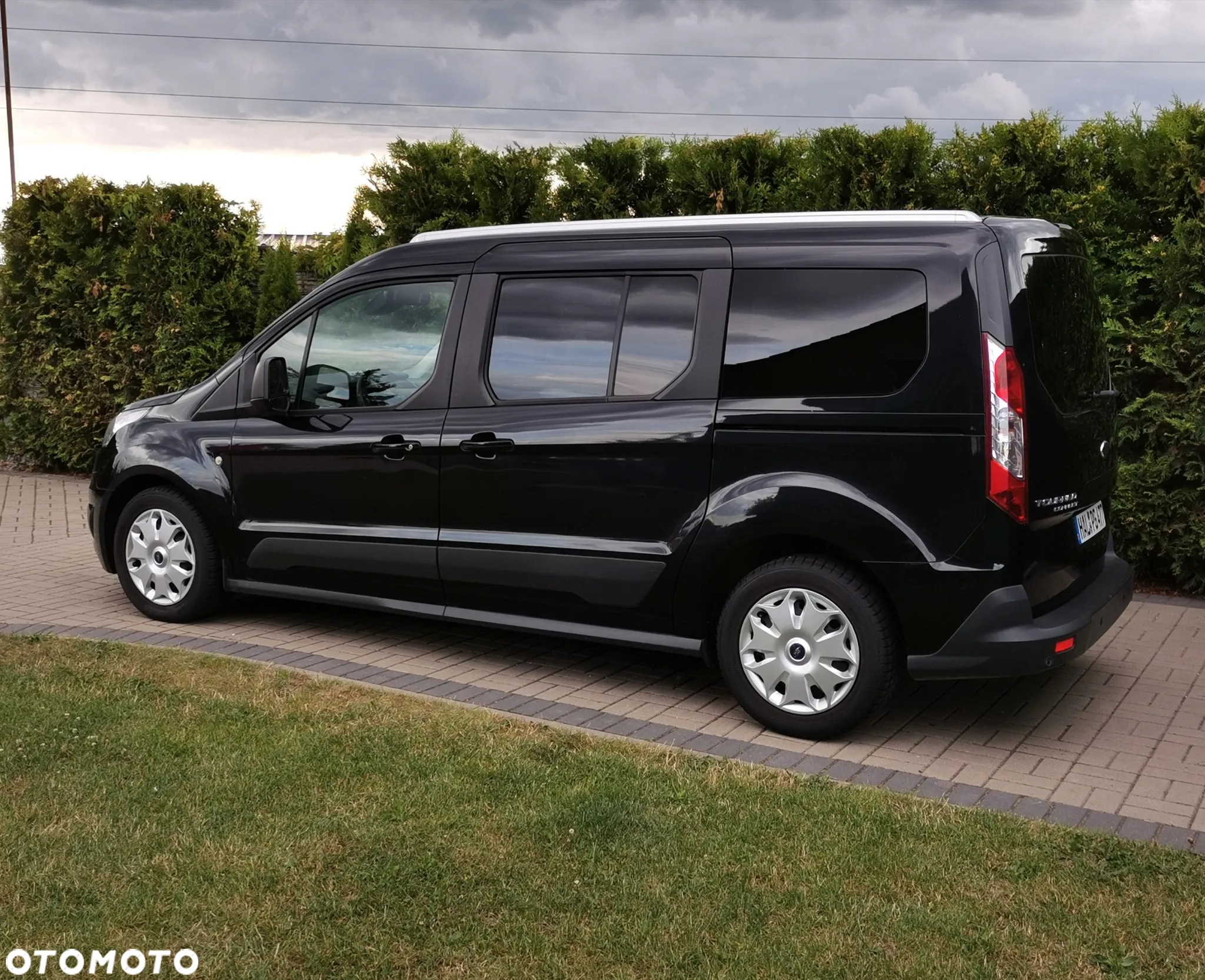 Ford Tourneo Connect Grand - 14
