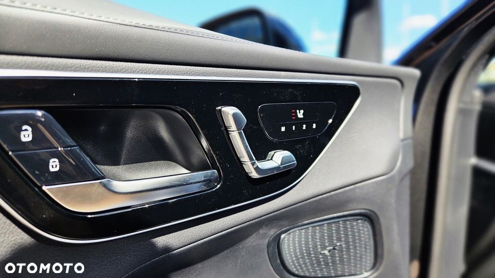 Mercedes-Benz GLC - 12