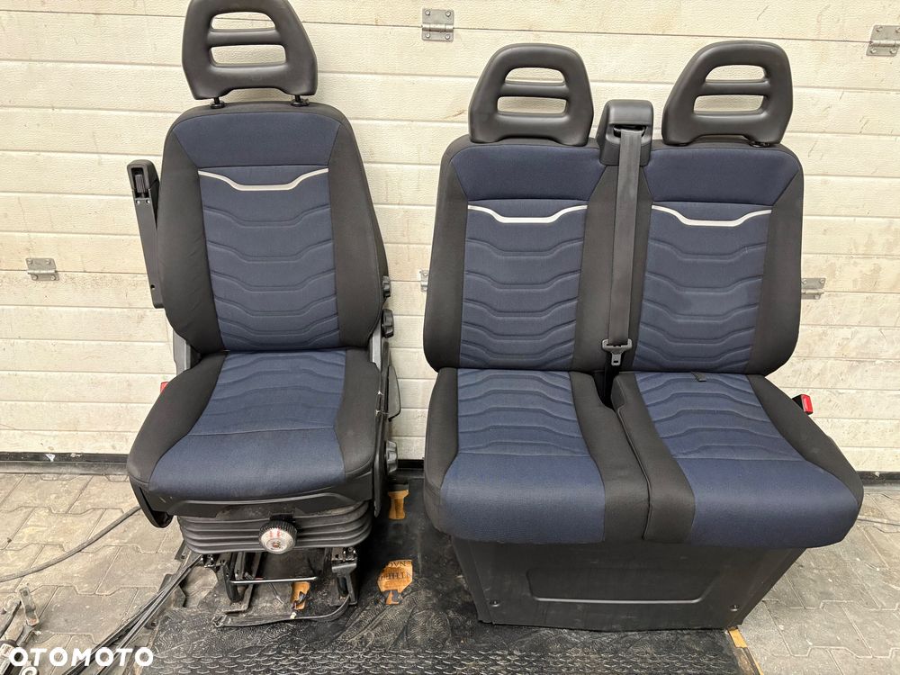 Komplet foteli Iveco Daily 2019- pneumatyczny ławka - 1