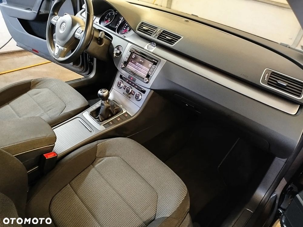 Volkswagen Passat 2.0 TDI Highline - 22