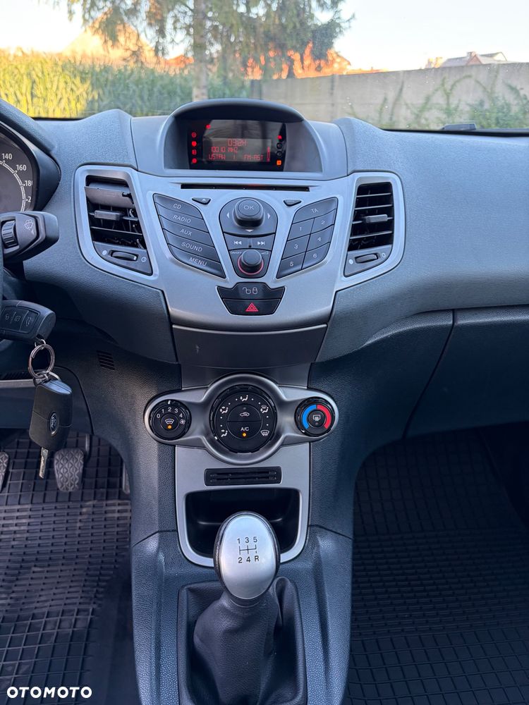 Ford Fiesta 1.25 Ambiente - 11