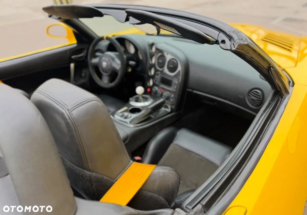 Dodge Viper - 13