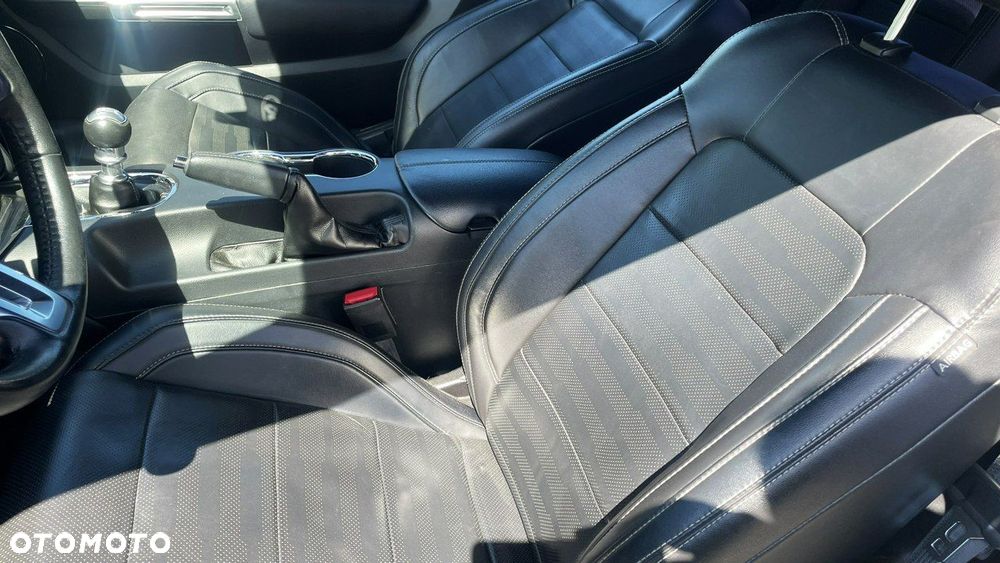 Ford Mustang 5.0 V8 GT - 17