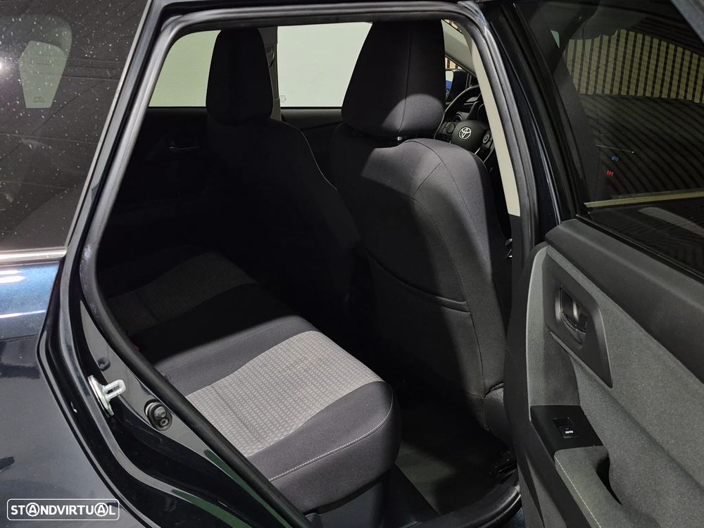 Toyota Auris Touring Sports 1.8 HSD Comfort +P.Techno+P.Sport - 27