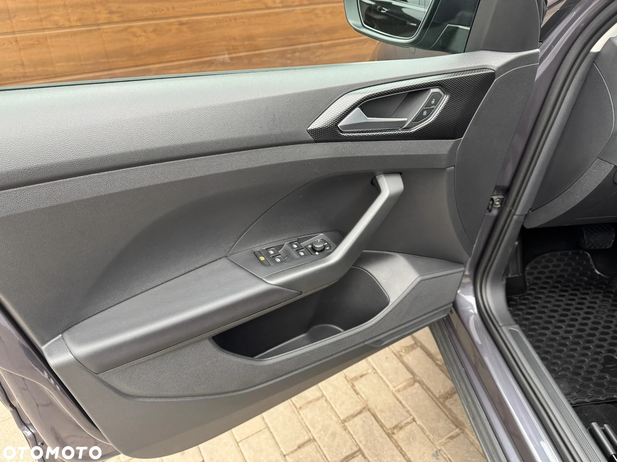 Volkswagen T-Cross 1.0 TSI Style DSG - 29