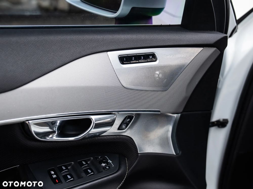 Volvo XC 90 - 22