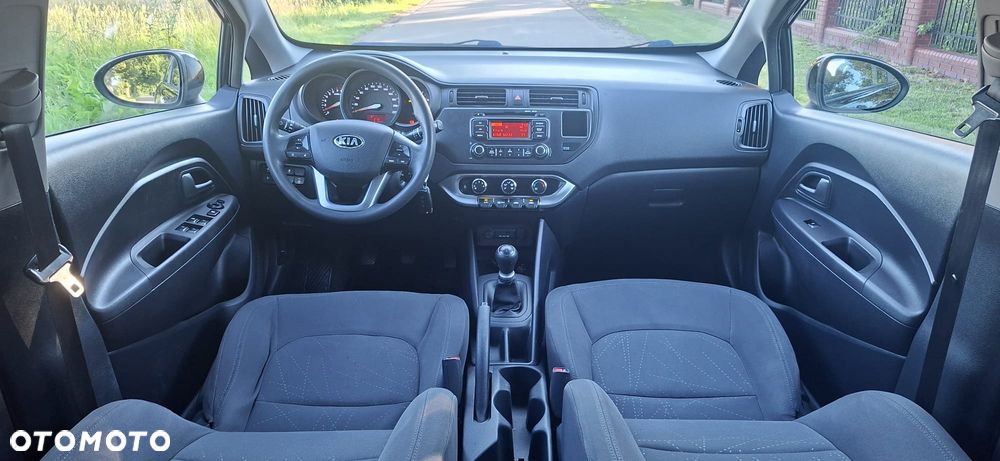 Kia Rio 1.2 Attract - 11