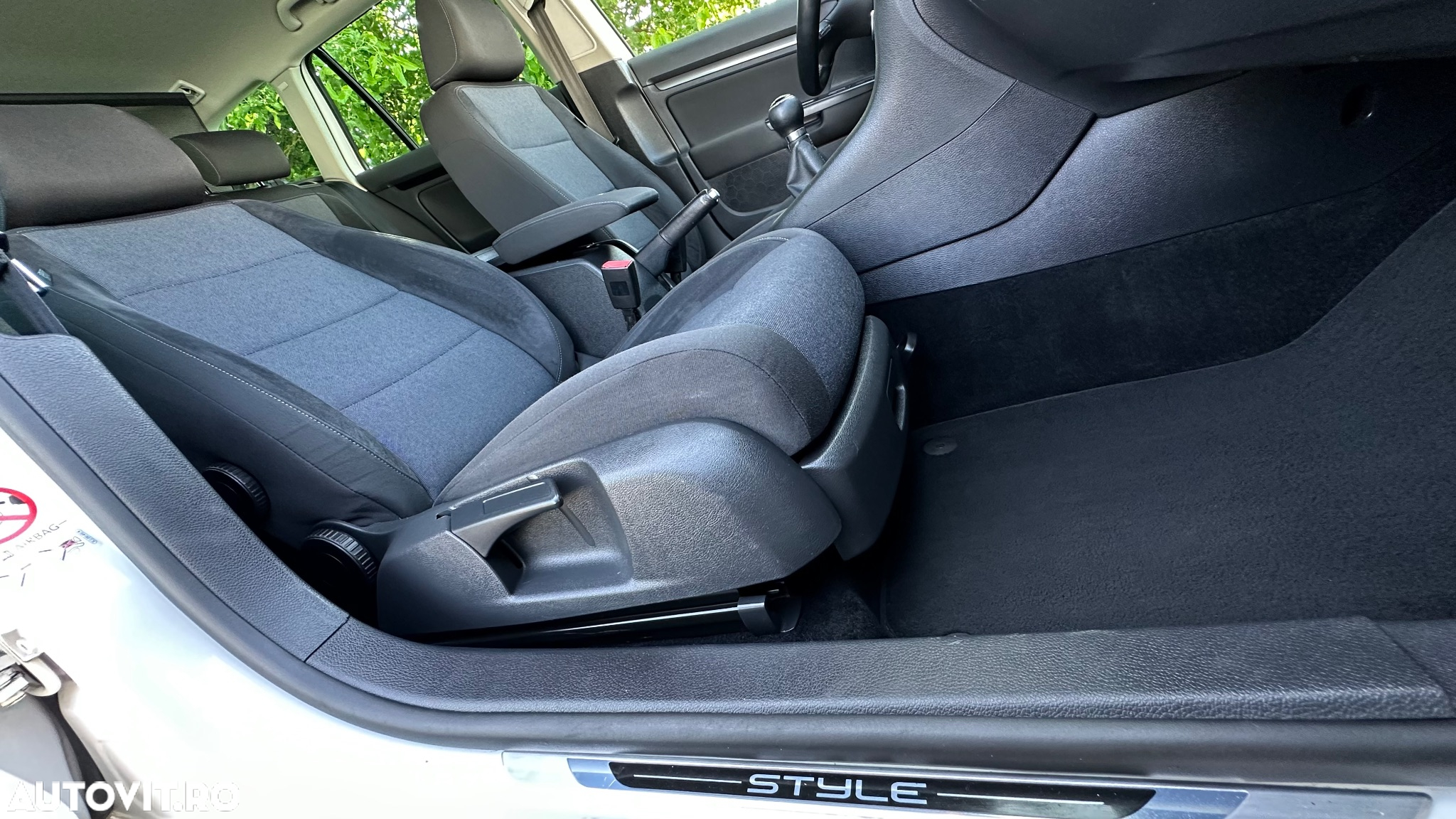 Volkswagen Golf 1.6 TDI BMT Highline - 40