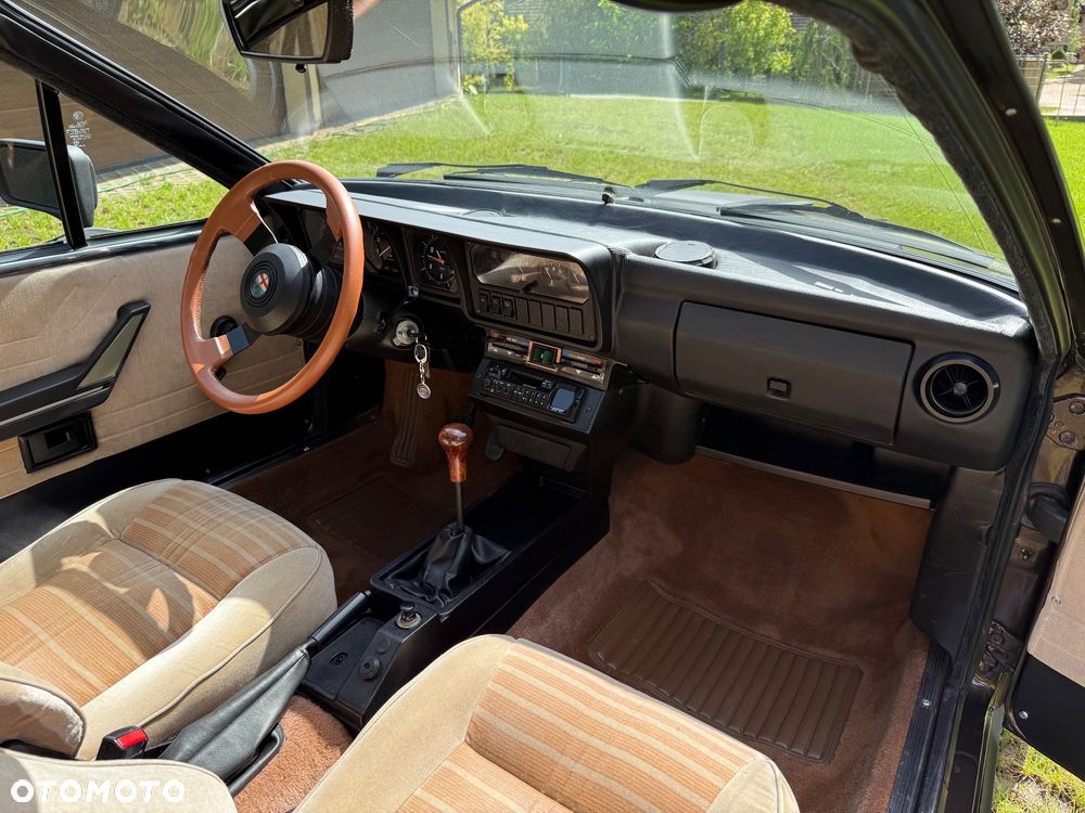 Alfa Romeo GTV - 17